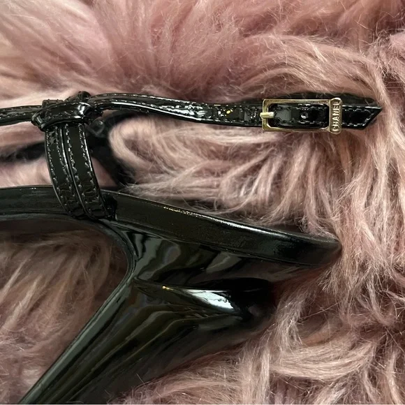 Chanel black patent leather with white cap toe Slingback pumps - Picture 5 of 15
